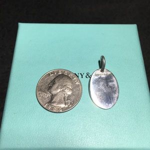 ‼️SOLD‼️Tiffany & co small oval pendant VNTG